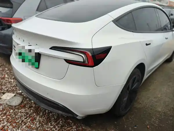 Tesla Model 3 2025