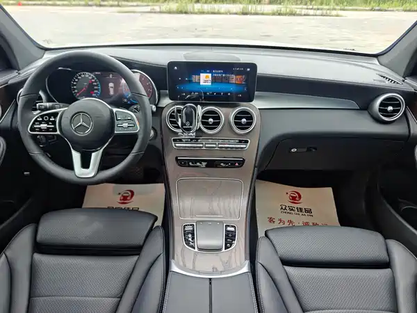 Mercedes-Benz GLC 2023