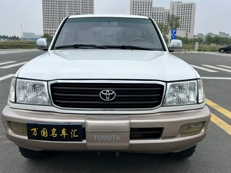 Toyota Land Cruiser 2001 — фото 1