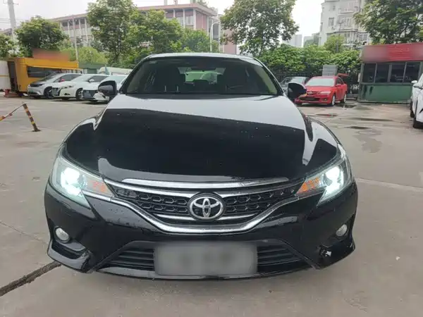 Toyota Reiz 2013