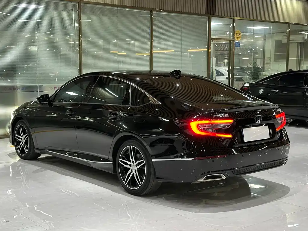 Honda Accord 2022 — фото 12