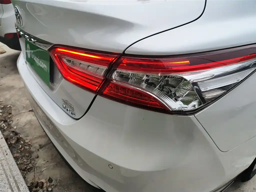 Toyota Camry 2020 — фото 8