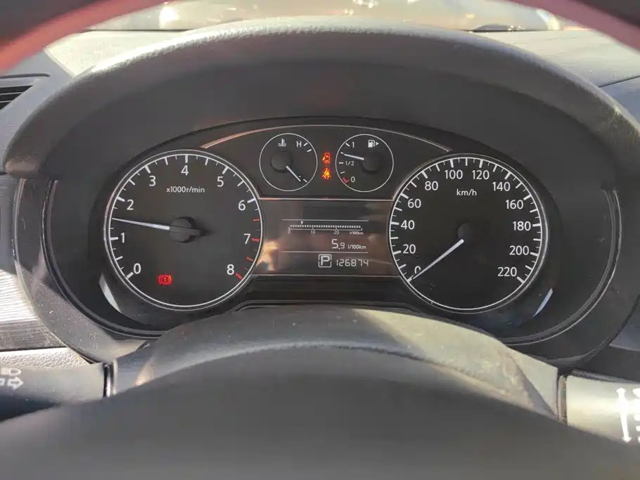 Nissan Tiida 2015 — фото 14