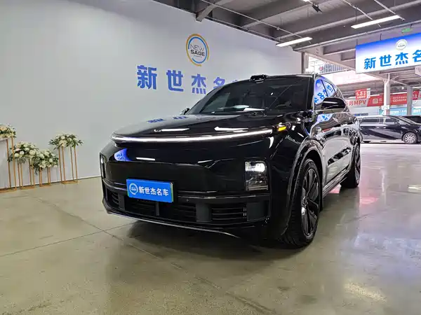 Li Auto L8 2025