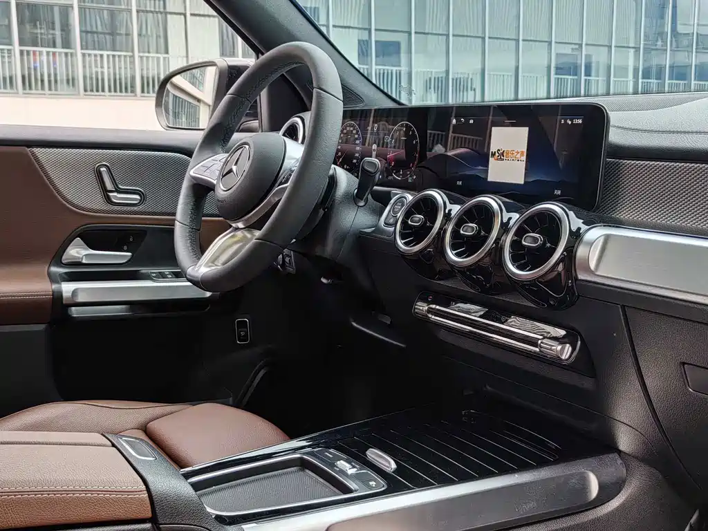 Mercedes-Benz GLB 2025