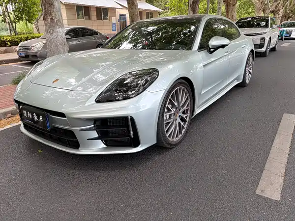 Porsche Panamera 2024