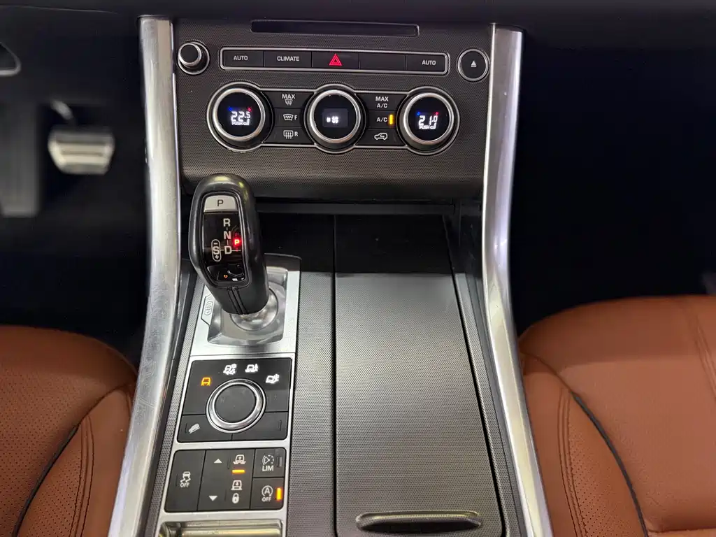 Land Rover Range Rover Sport 2017 — фото 13