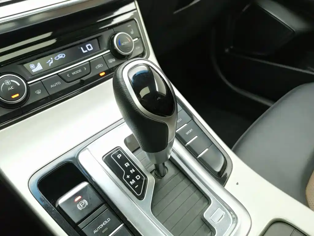 Geely Emgrand GL 2016 — фото 13