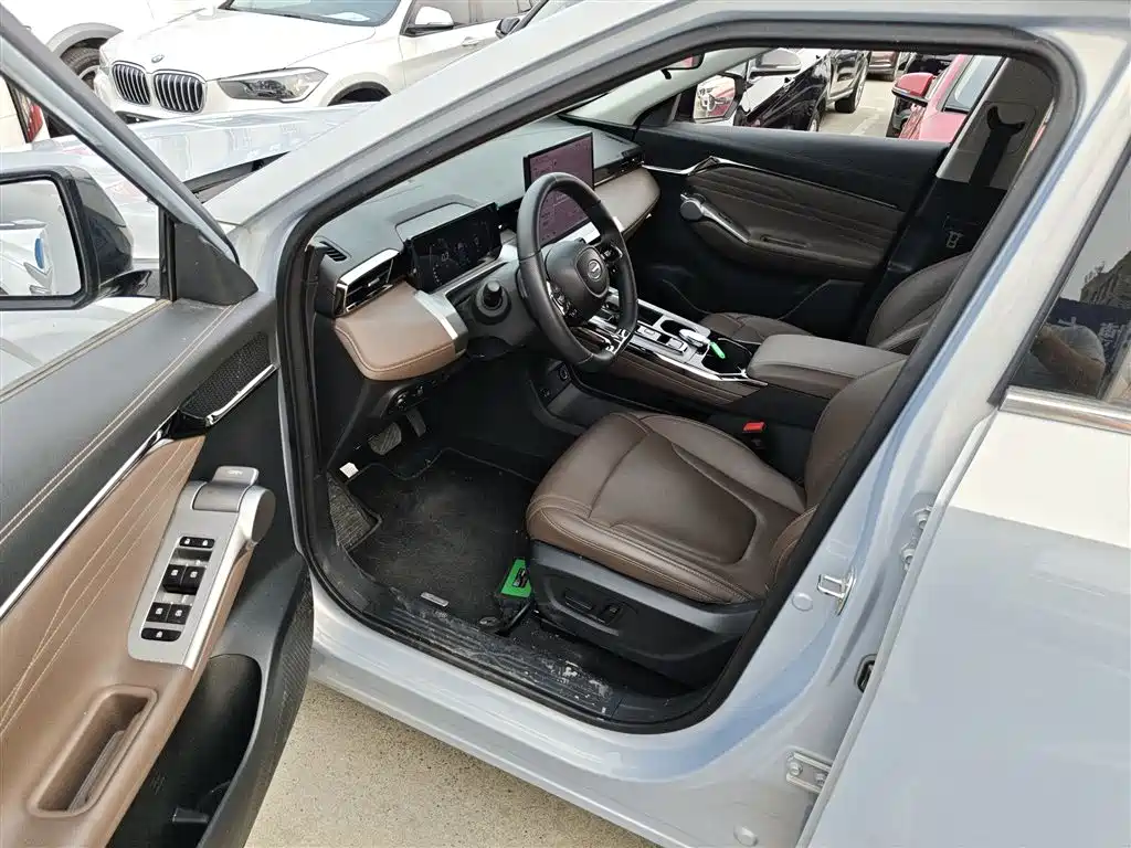 GAC Motor Trumpchi GS4 2024 — фото 16