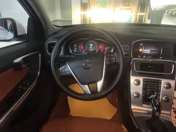Volvo S60 2019