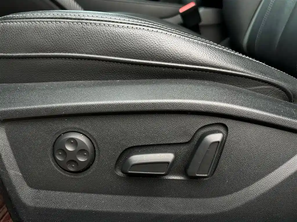 Audi Q2L 2023 — фото 12