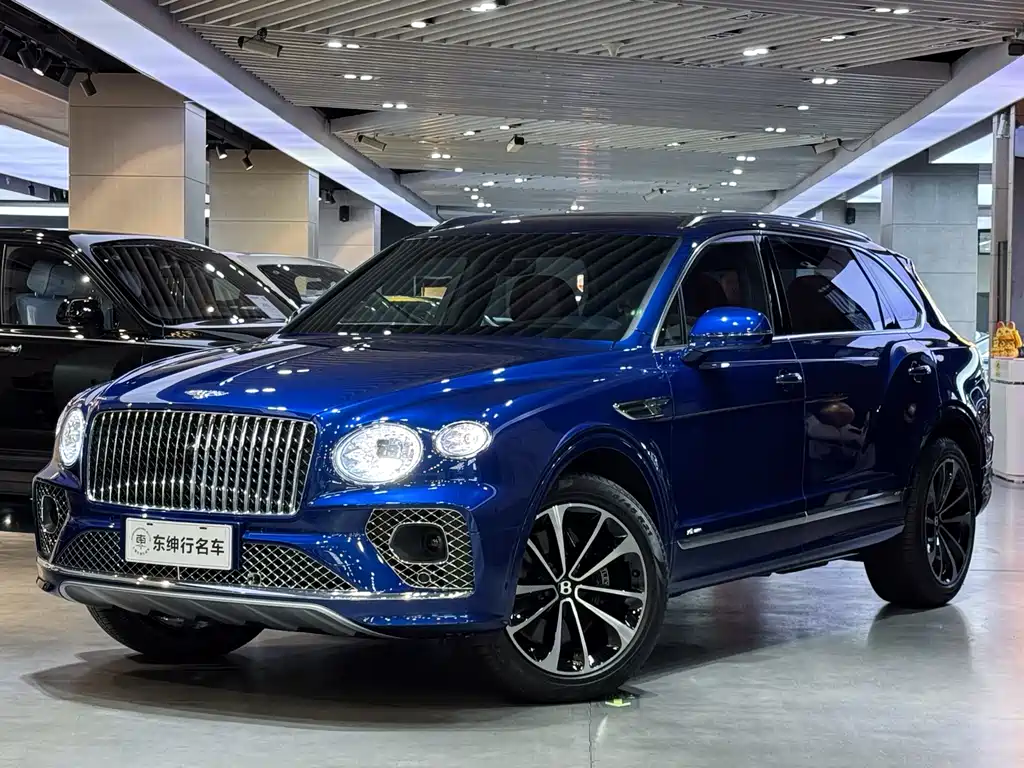 Bentley Bentayga 2023 — фото 1