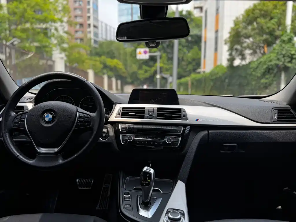 BMW 3 Series 2016 — фото 11