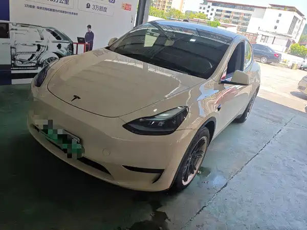 Tesla Model Y 2022