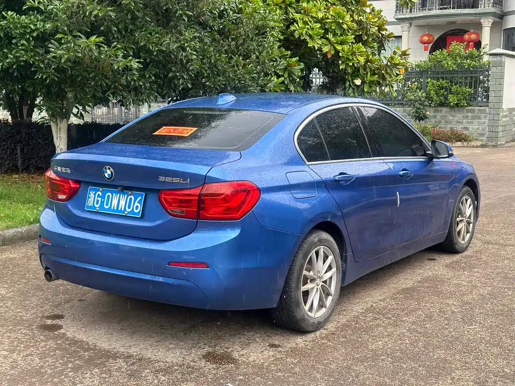 BMW 1 Series 2018 — фото 9