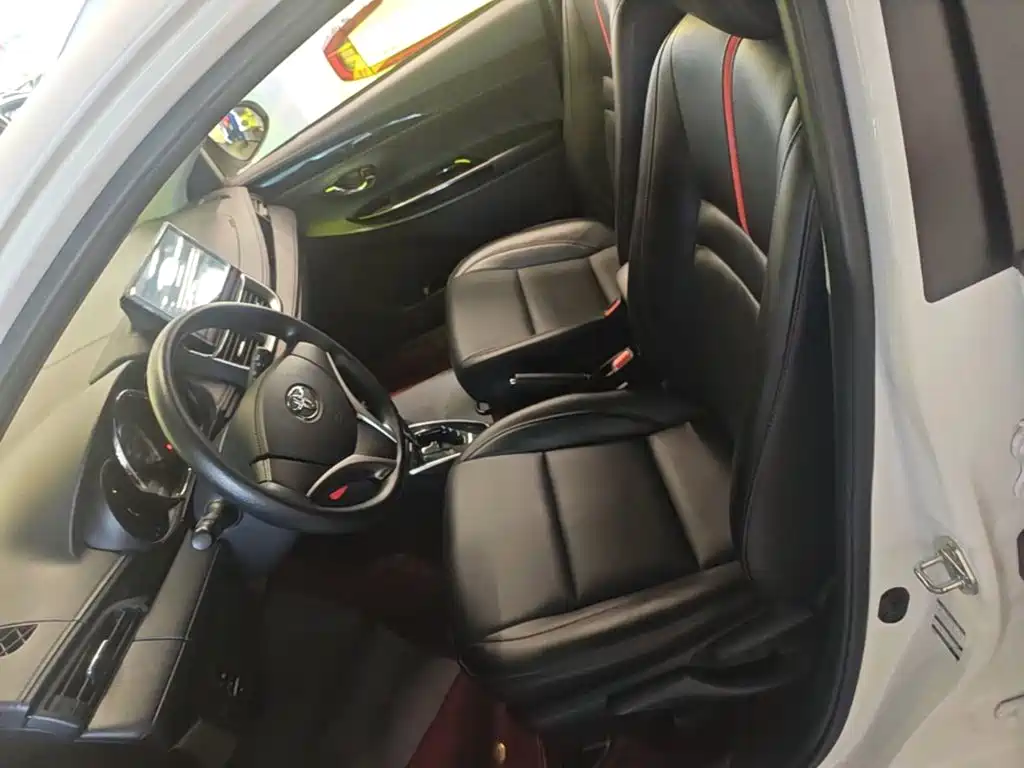 Toyota Yaris L 2020 — фото 15
