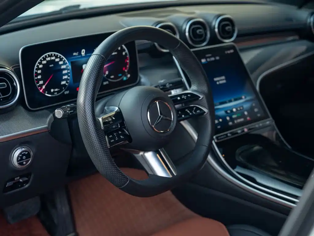 Mercedes-Benz C-Class 2023 — фото 18
