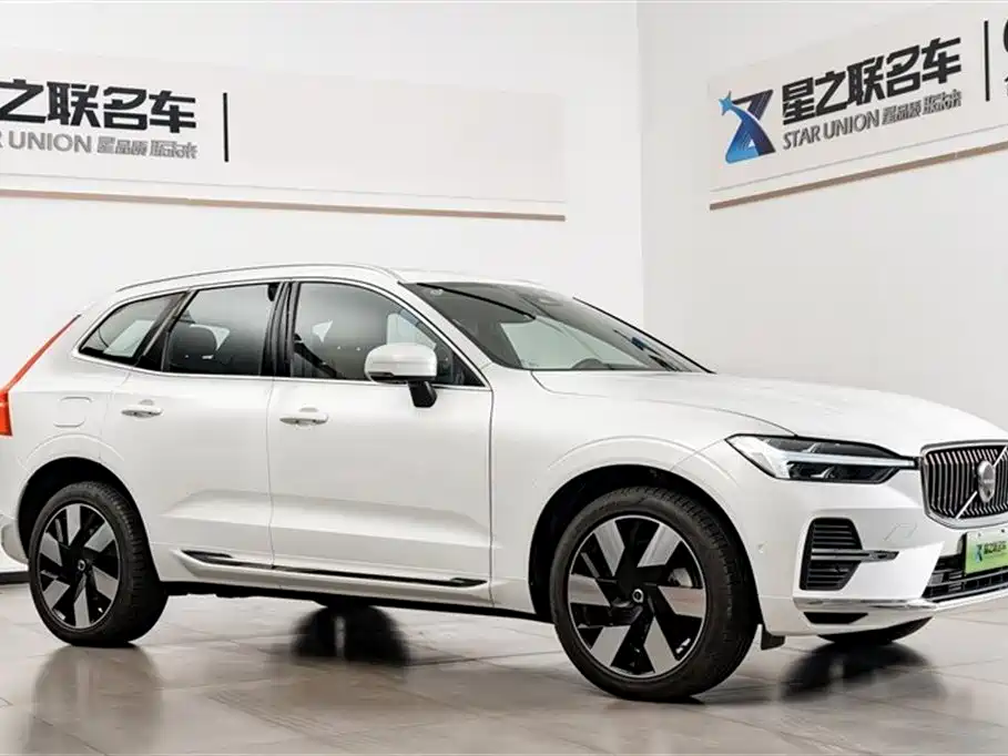 Volvo XC60 PHEV 2025 — фото 6