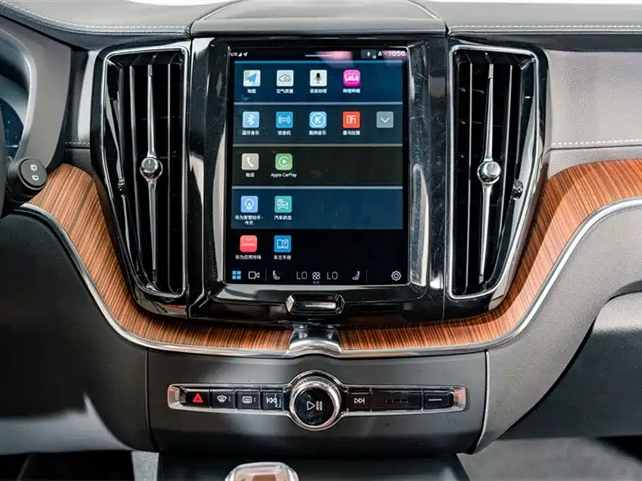 Volvo XC60 PHEV 2025 — фото 15