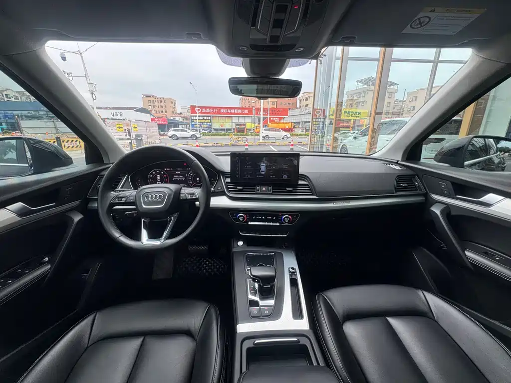 Audi Q5L 2018 — фото 10