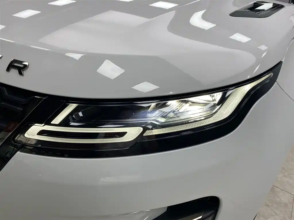 Land Rover Evoque 2023 — фото 20