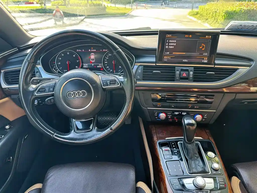 Audi A7 2015 — фото 9