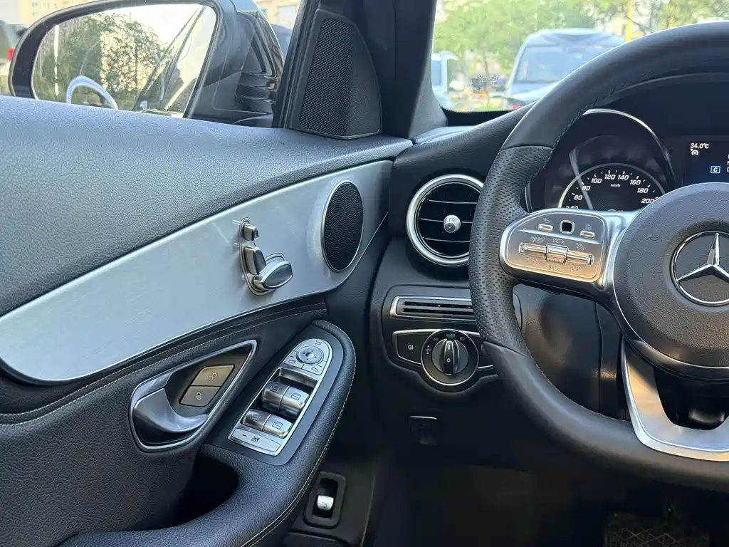 Mercedes-Benz C-Class 2019 — фото 13