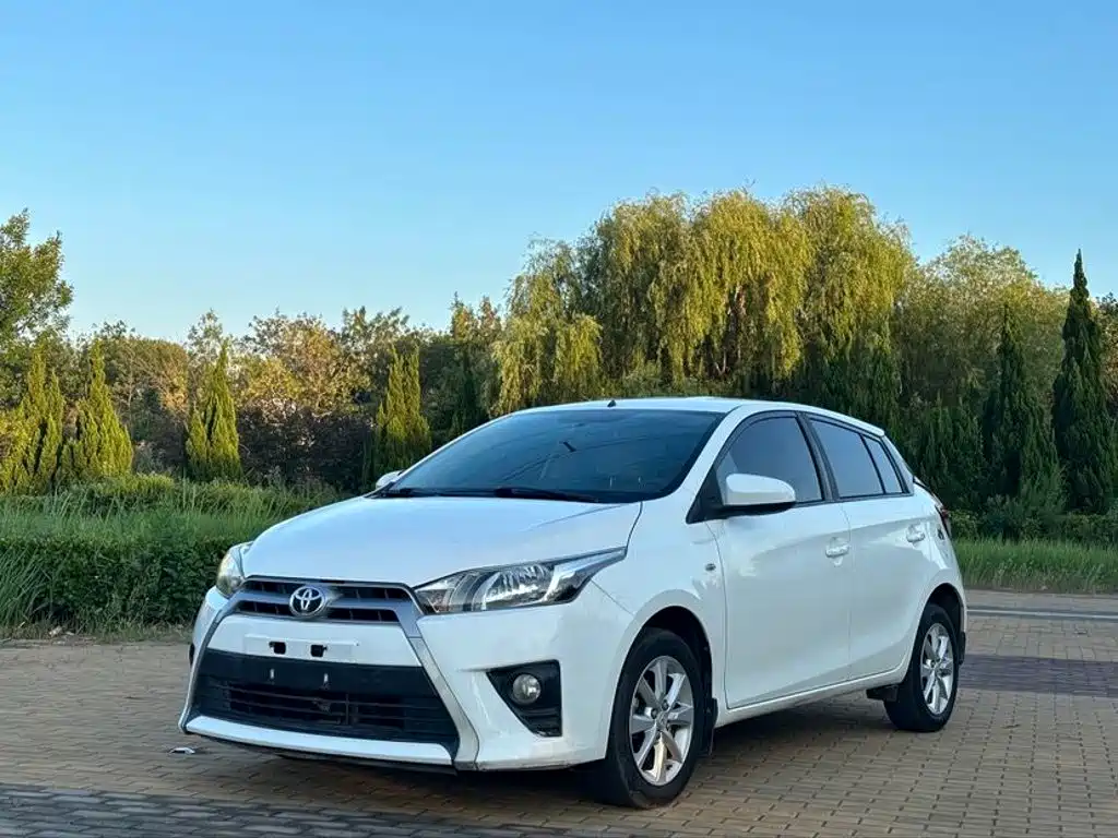 Toyota Yaris L 2014