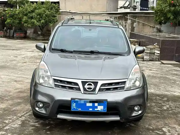 Nissan Livina 2012