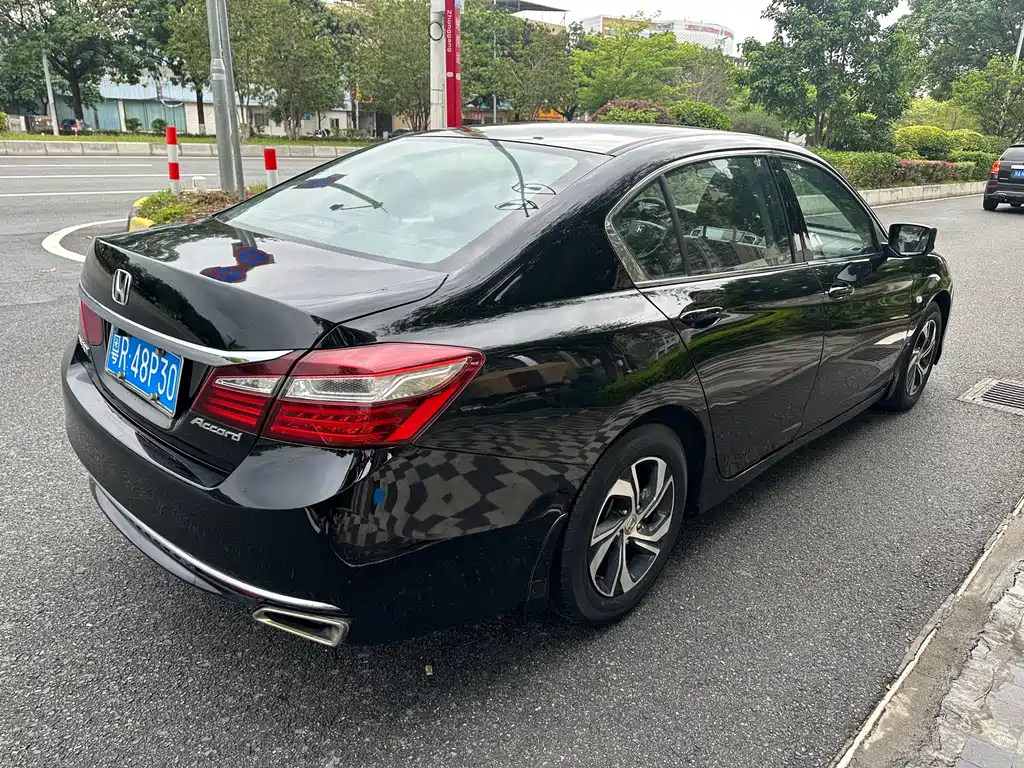 Honda Accord 2017 — фото 4