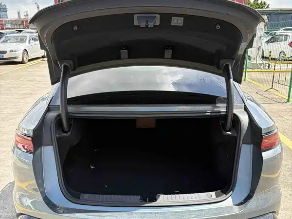 BYD Han L 2025
