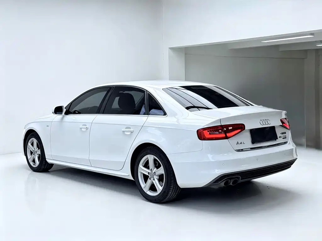 Audi A4L 2015 — фото 13