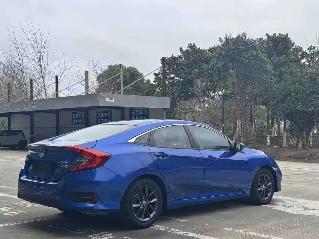 Honda Civic 2020 — фото 10