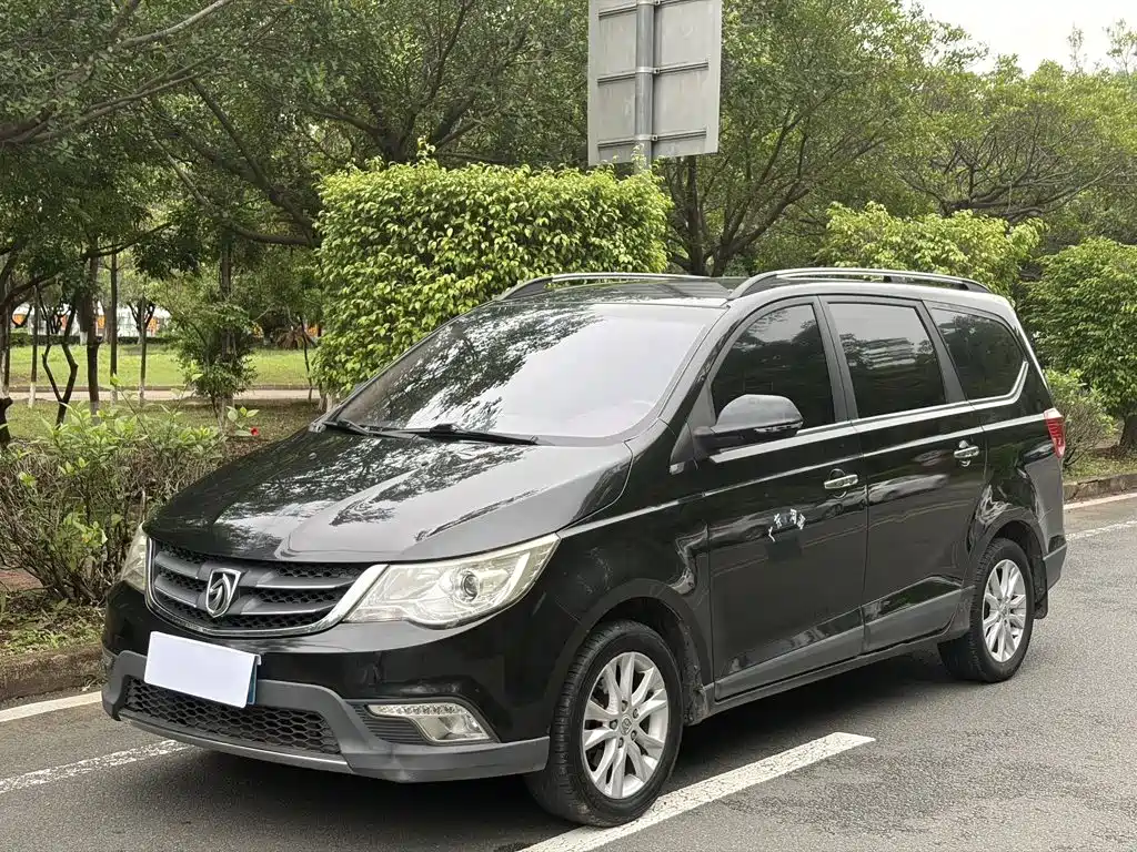Baojun 730 2015