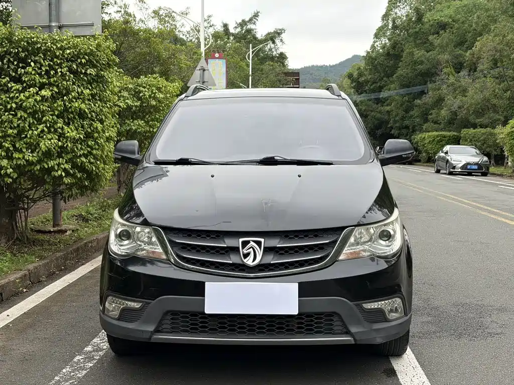 Baojun 730 2015