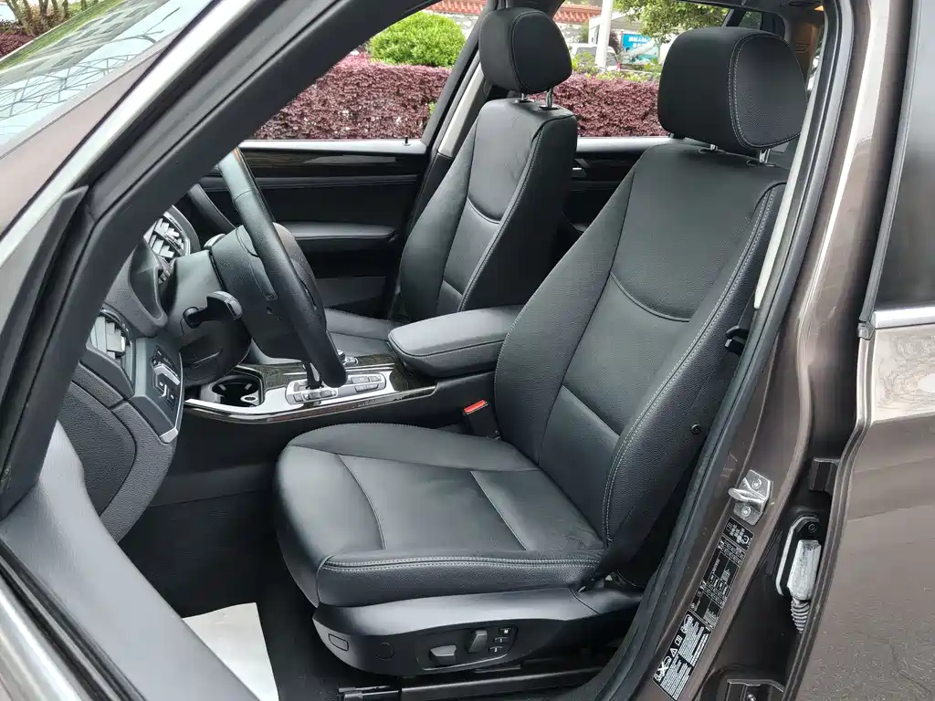 BMW X3 2012 — фото 23