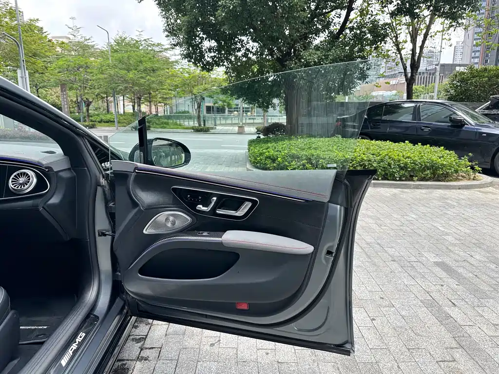 Mercedes-Benz EQS AMG 2023 — фото 10