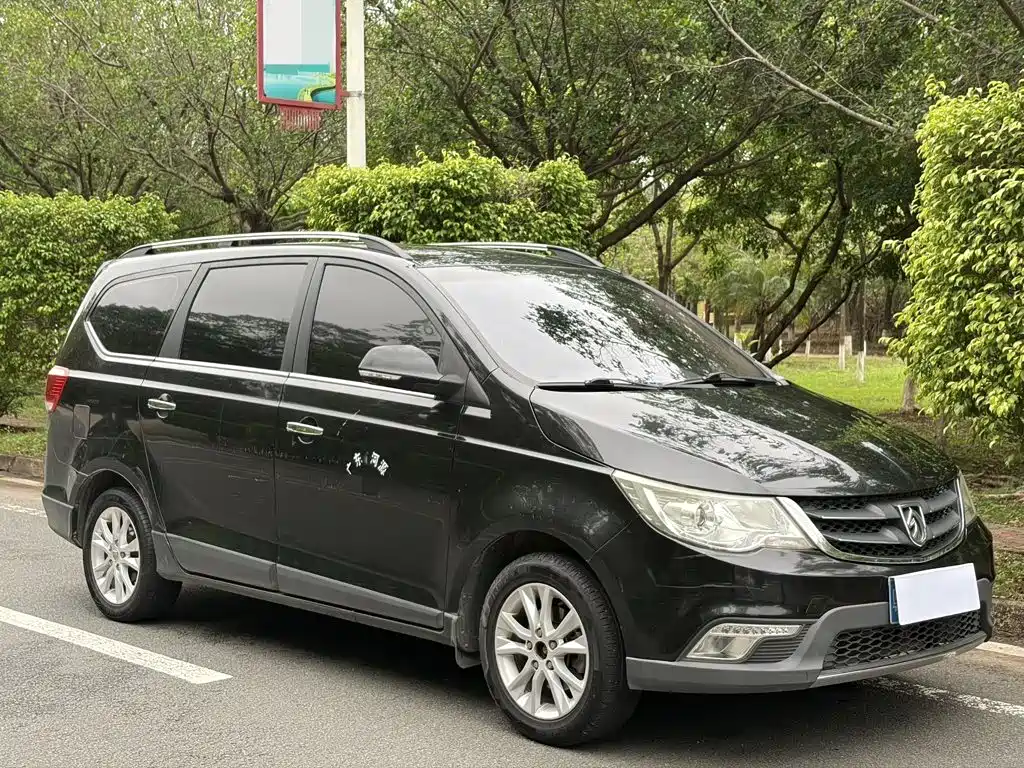 Baojun 730 2015