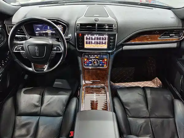 Lincoln Continental 2017