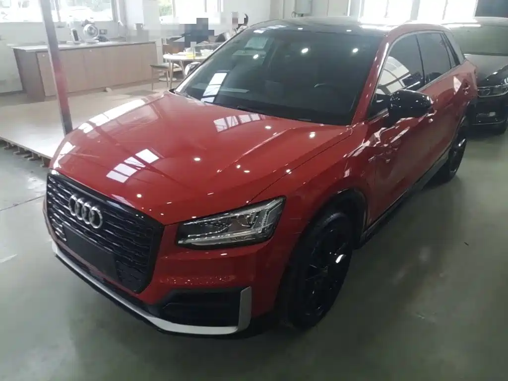 Audi Q2L 2019 — фото 1