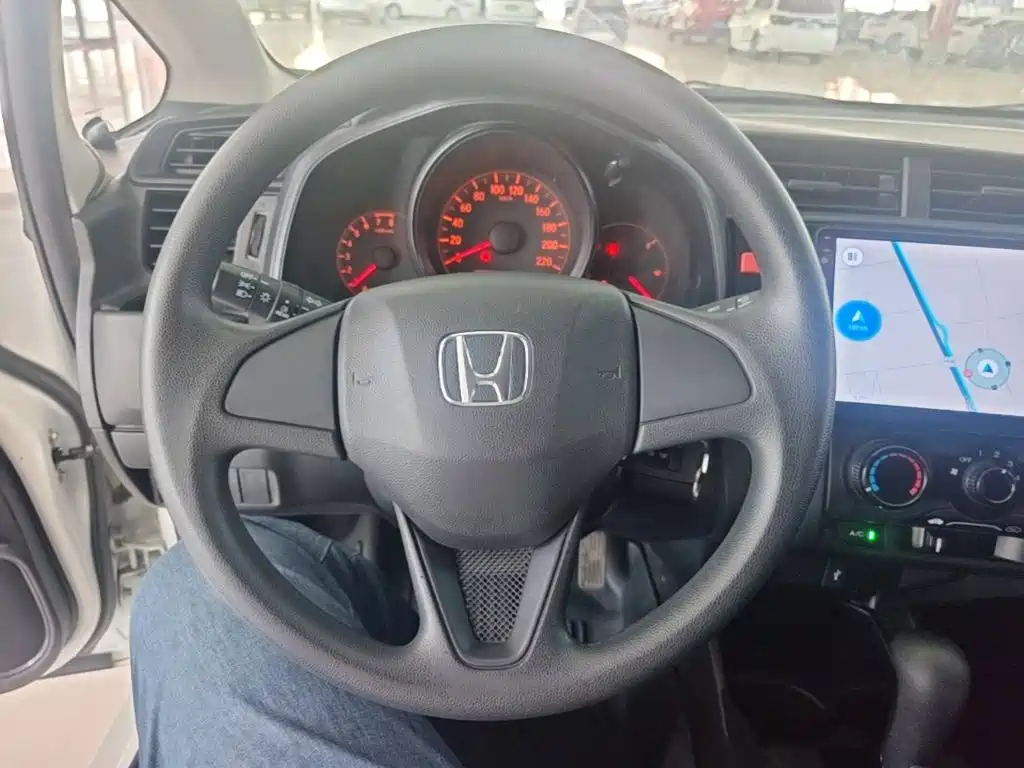 Honda Fit 2016 — фото 11