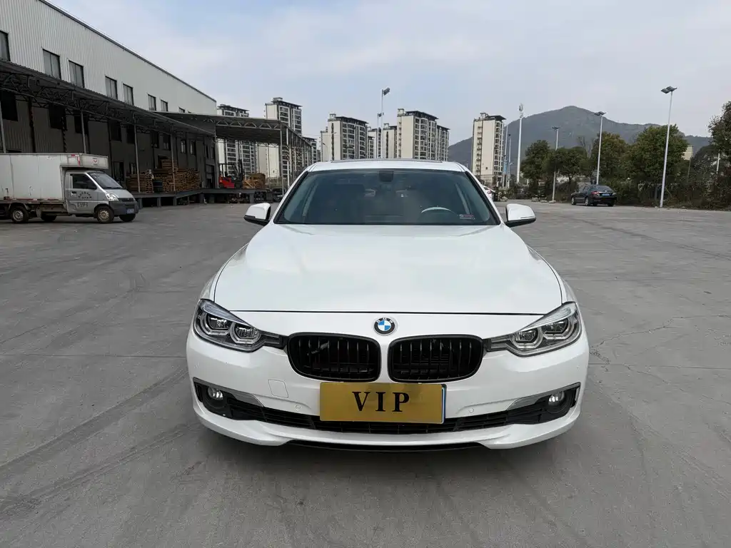 BMW 3 Series 2019 — фото 1