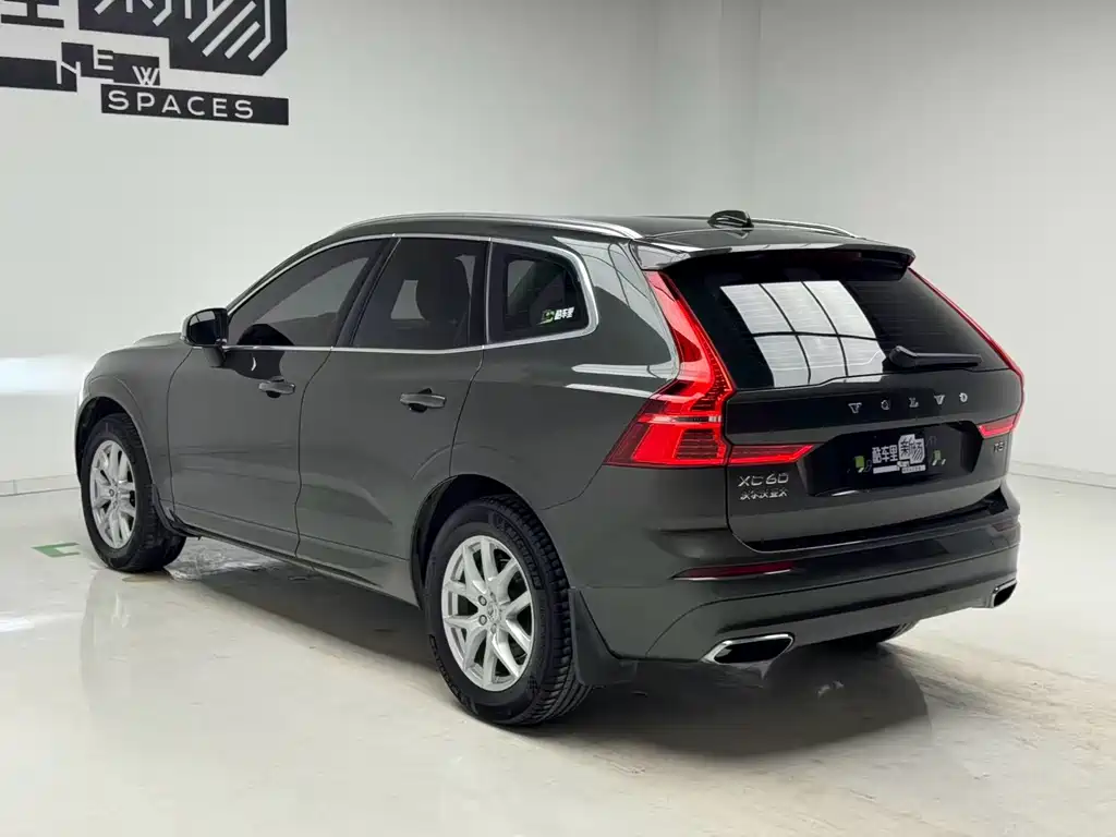 Volvo XC60 2018 — фото 6