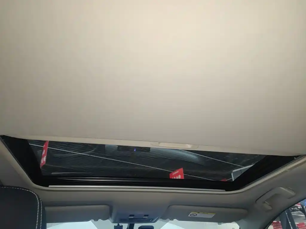Toyota RAV4 2019 — фото 18