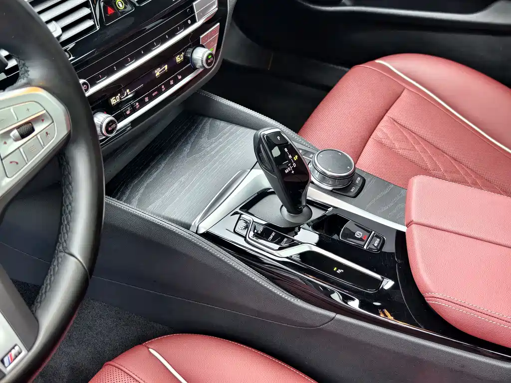 BMW 5 Series 2023 — фото 11