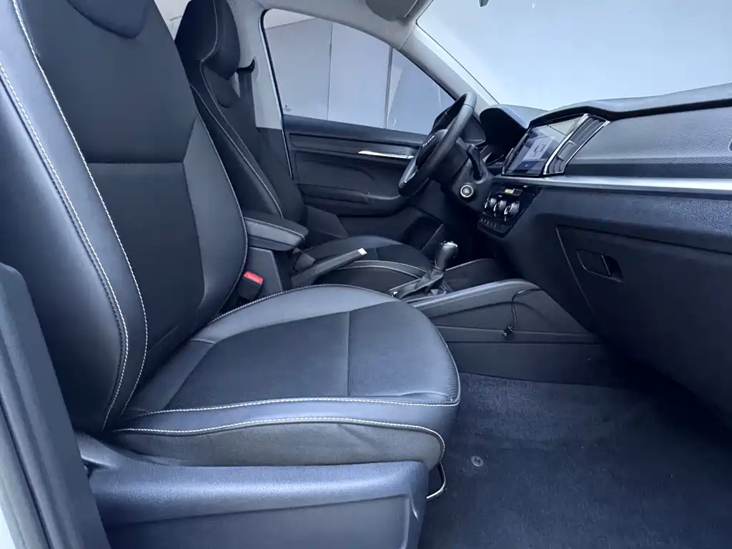 Skoda Kamiq 2023 — фото 9