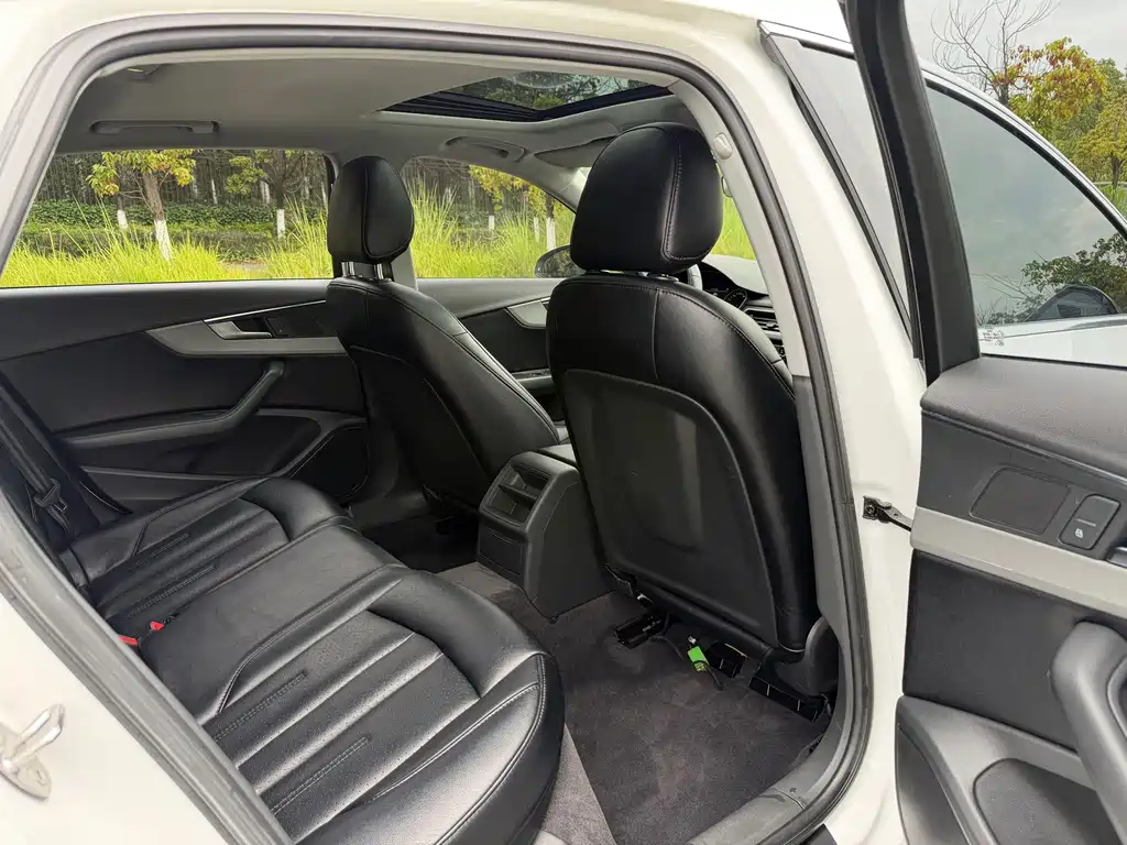 Audi A4L 2017
