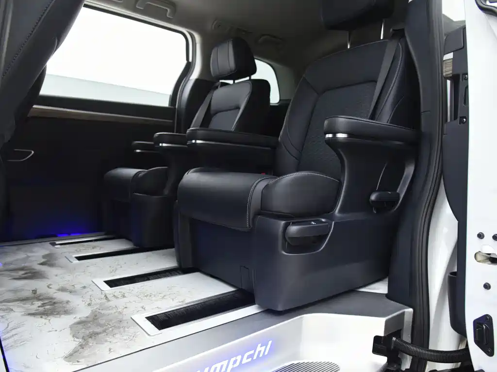 GAC Motor Trumpchi M8 2024 — фото 7
