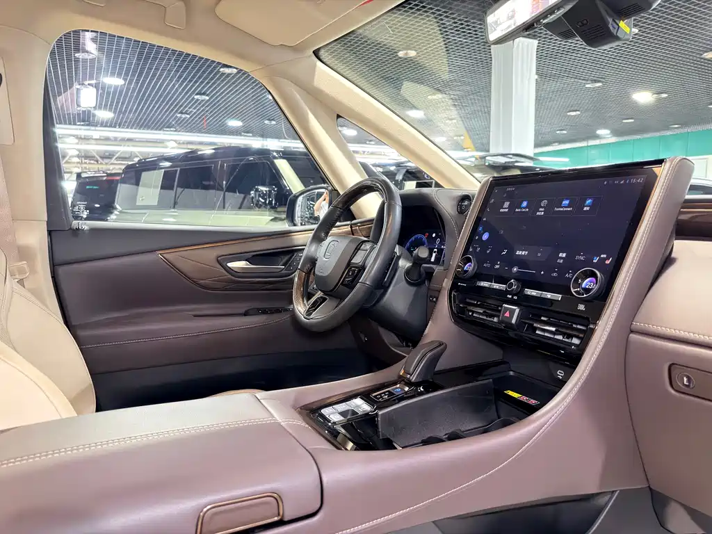 Toyota Vellfire 2023 — фото 9