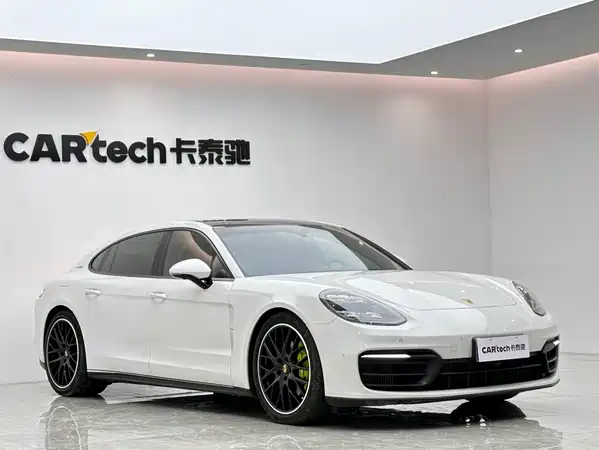 Porsche Panamera 2022